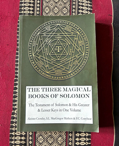 The three magical books - magical,